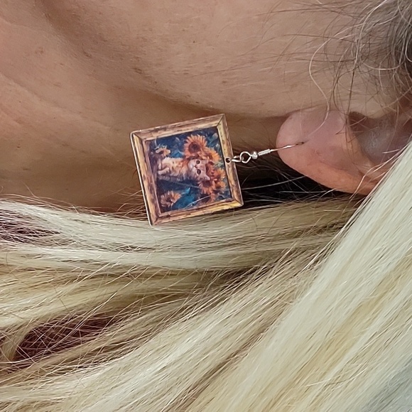 SUNFLOWER CAT EARRINGS - Picture 3 of 7